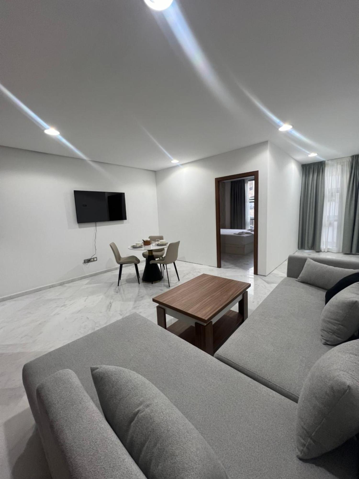 Luxury Apartment Charf Bagian luar foto