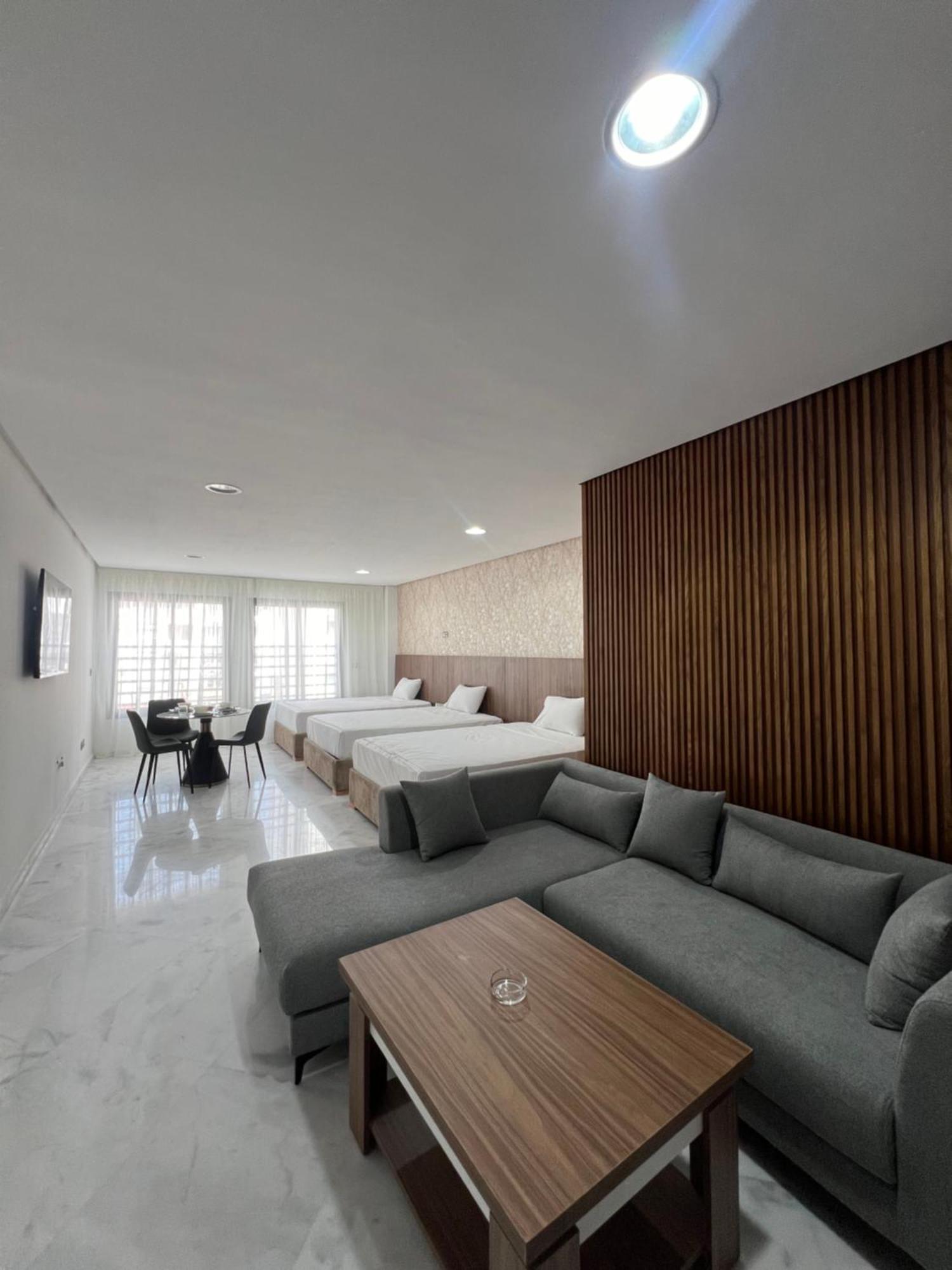 Luxury Apartment Charf Bagian luar foto