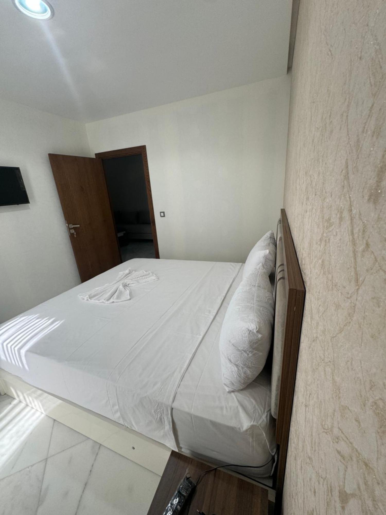 Luxury Apartment Charf Bagian luar foto